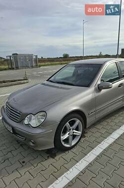 Седан Mercedes-Benz C-Class 2004 в Ужгороде