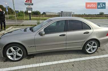 Седан Mercedes-Benz C-Class 2004 в 