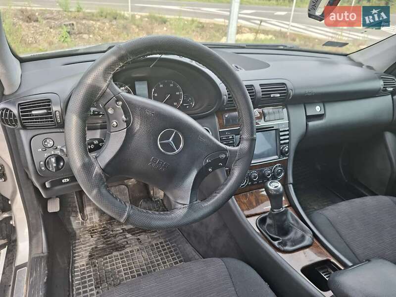 Седан Mercedes-Benz C-Class 2004 в Ужгороде