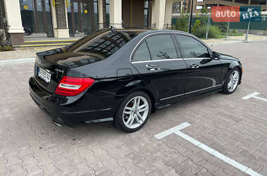 Mercedes-Benz C-Class 2011