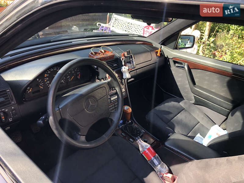 Седан Mercedes-Benz C-Class 1995 в Ивано-Франковске