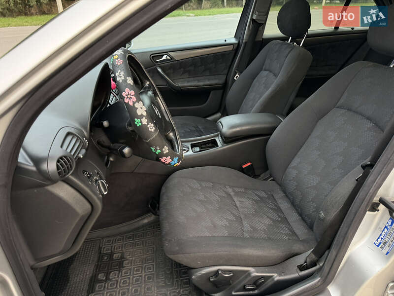 Седан Mercedes-Benz C-Class 2002 в Ужгороде