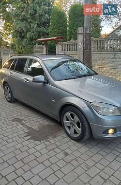 Універсал Mercedes-Benz C-Class 2010 в Львові