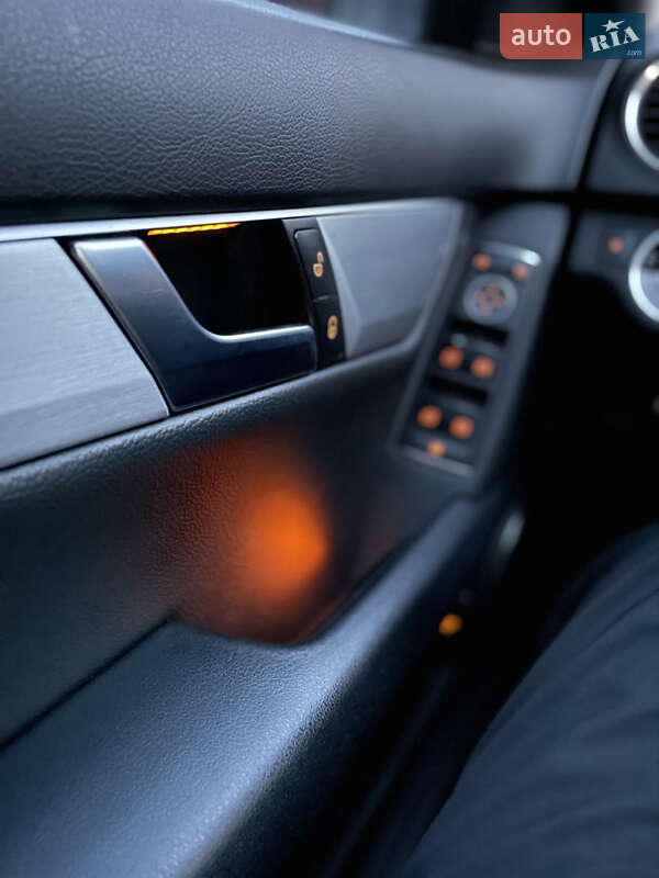 Седан Mercedes-Benz C-Class 2013 в Киеве фото 19 Седан Mercedes-Benz C-Class 2013 в Киеве