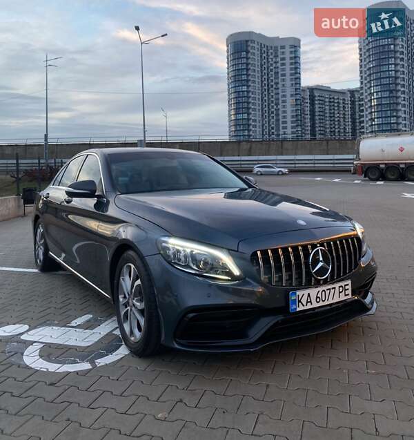 Седан Mercedes-Benz C-Class 2015 в 