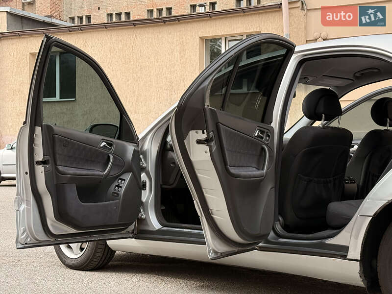 Седан Mercedes-Benz C-Class 2001 в Харкові