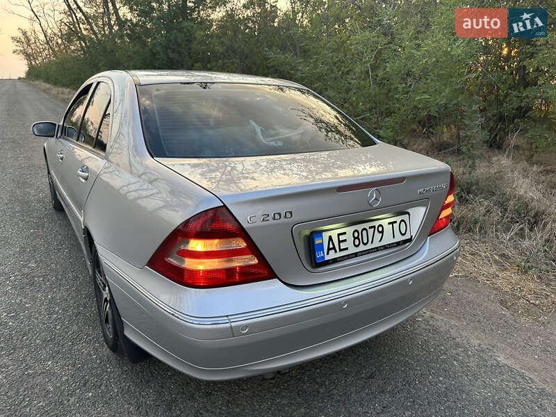 Седан Mercedes-Benz C-Class 2004 в Запоріжжі