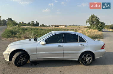 Седан Mercedes-Benz C-Class 2004 в 