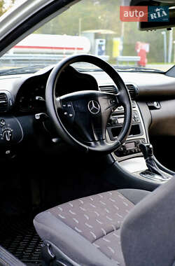 Купе Mercedes-Benz C-Class 2003 в 