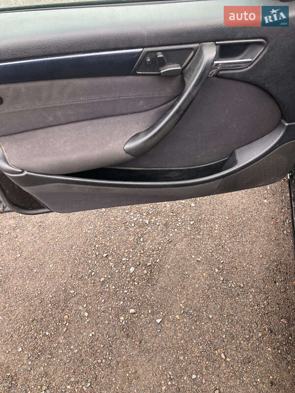 Універсал Mercedes-Benz C-Class 2000 в Бориславі
