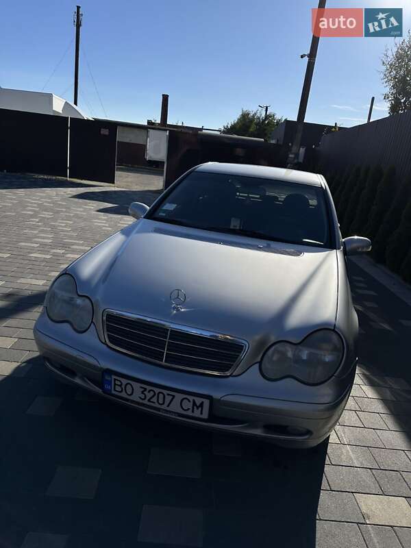 Седан Mercedes-Benz C-Class 2002 в Бучачі
