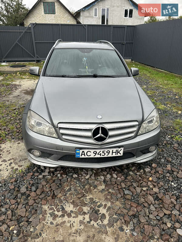 Mercedes-Benz C-Class 2011 Mercedes-Benz C-Class 2011