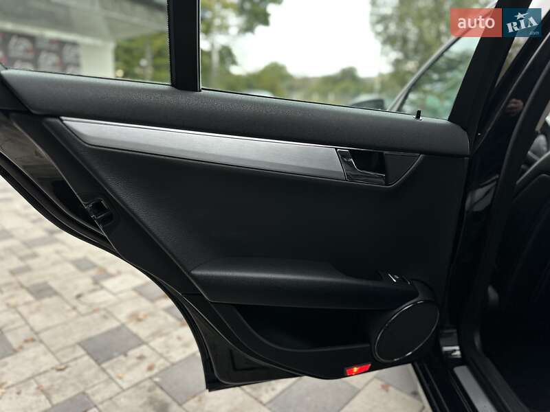 Универсал Mercedes-Benz C-Class 2012 в Ивано-Франковске