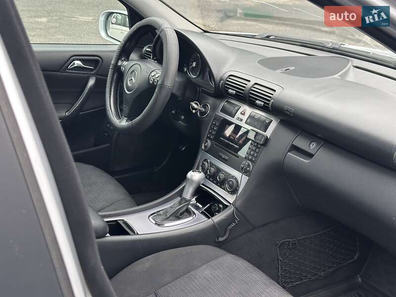 Седан Mercedes-Benz C-Class 2007 в Киеве фото 26 Седан Mercedes-Benz C-Class 2007 в Киеве