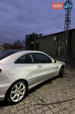 Купе Mercedes-Benz C-Class 2001 в 