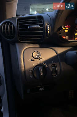 Купе Mercedes-Benz C-Class 2001 в 