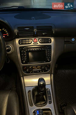 Купе Mercedes-Benz C-Class 2001 в 