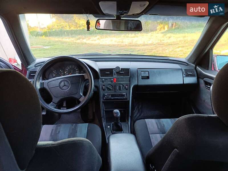 Седан Mercedes-Benz C-Class 1994 в Кельменцах фото 5 Седан Mercedes-Benz C-Class 1994 в Кельменцах