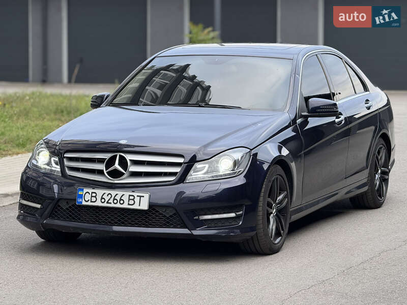 Седан Mercedes-Benz C-Class 2012 в Чернигове