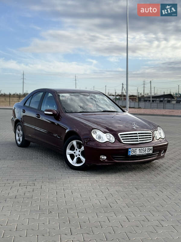 Седан Mercedes-Benz C-Class 2006 в 