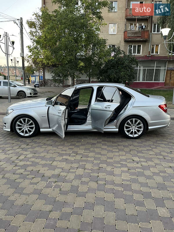 Седан Mercedes-Benz C-Class 2011 в Могилев-Подольске