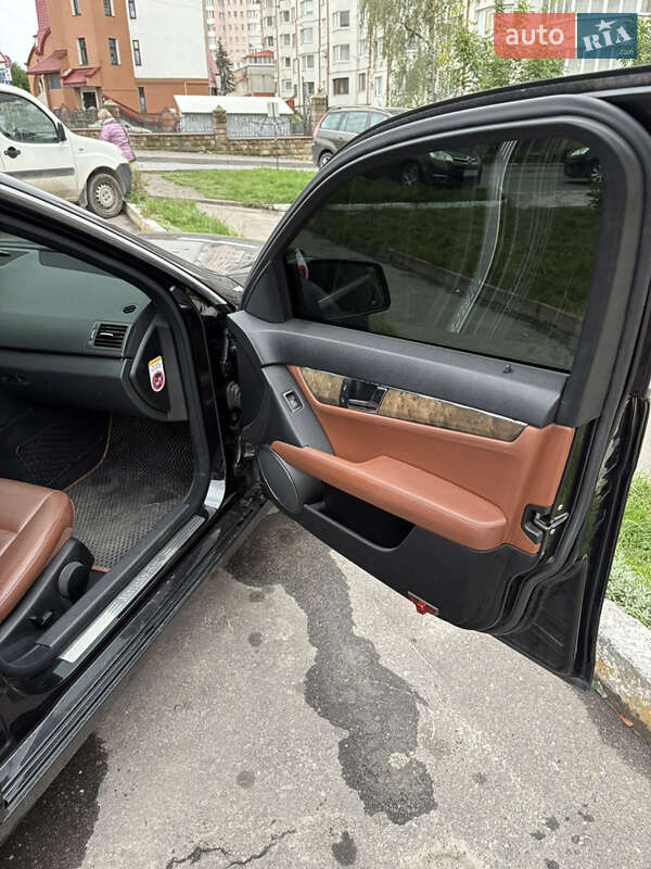 Седан Mercedes-Benz C-Class 2010 в Тернополе