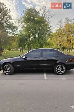 Седан Mercedes-Benz C-Class 2003 в 