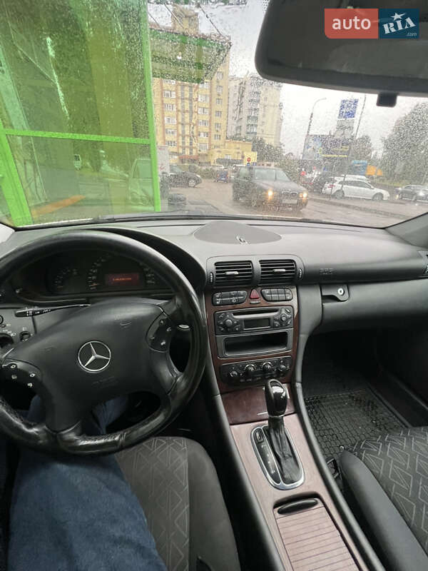 Универсал Mercedes-Benz C-Class 2002 в Ровно