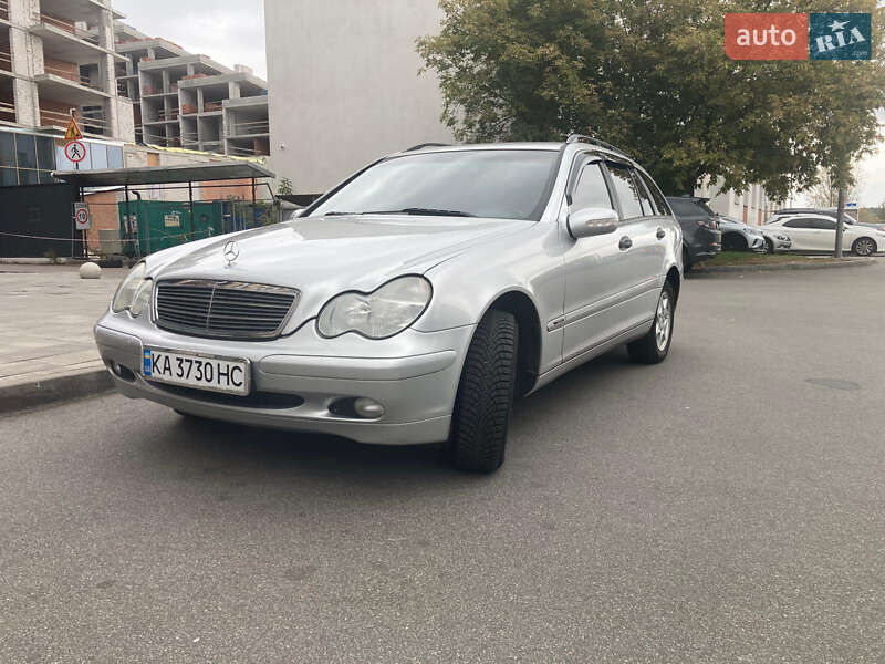 Універсал Mercedes-Benz C-Class 2003 в Києві фото 12 Універсал Mercedes-Benz C-Class 2003 в Києві