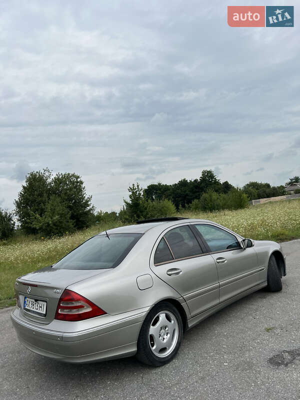 Седан Mercedes-Benz C-Class 2002 в Полонном