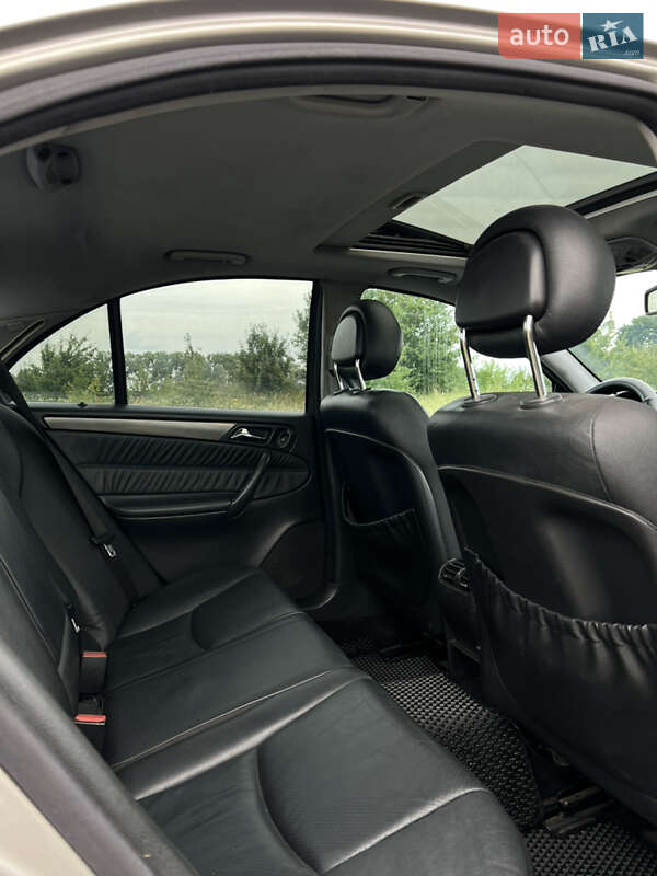 Седан Mercedes-Benz C-Class 2002 в Полонном