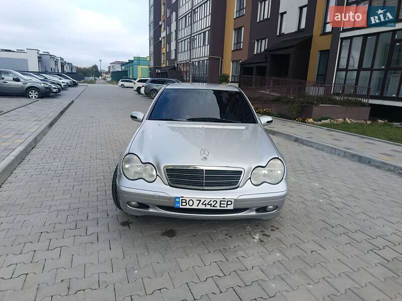 Седан Mercedes-Benz C-Class 2001 в Тернополе