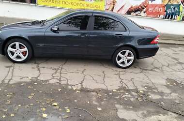 Седан Mercedes-Benz C-Class 2004 в 