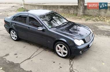 Седан Mercedes-Benz C-Class 2004 в 