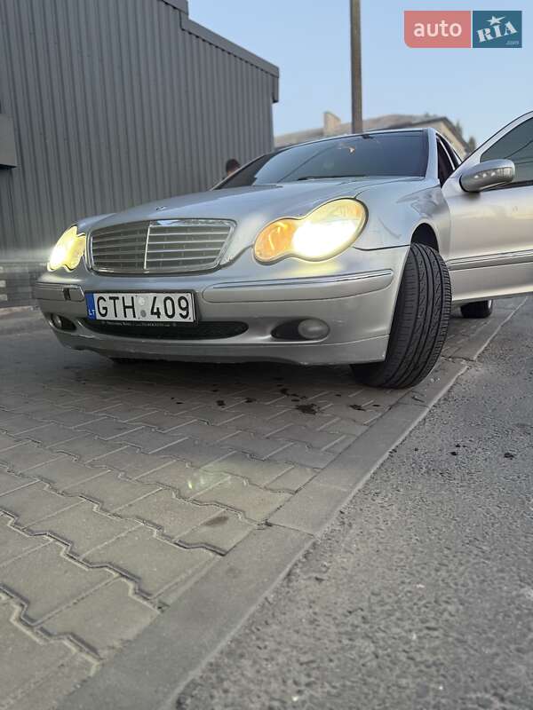 Седан Mercedes-Benz C-Class 2001 в Миколаєві фото 11 Седан Mercedes-Benz C-Class 2001 в Миколаєві