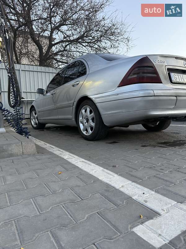 Седан Mercedes-Benz C-Class 2001 в Миколаєві фото 24 Седан Mercedes-Benz C-Class 2001 в Миколаєві