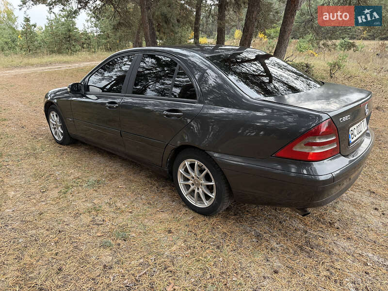 Седан Mercedes-Benz C-Class 2000 в Ахтырке