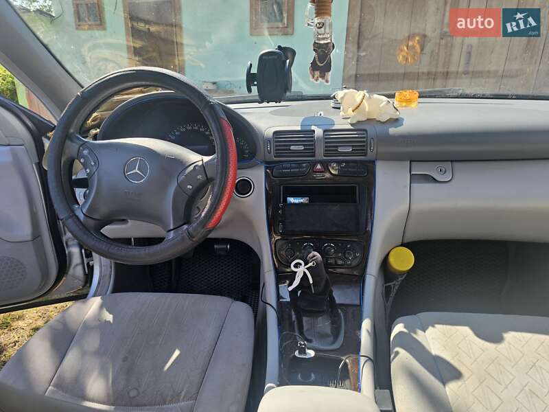 Седан Mercedes-Benz C-Class 2003 в Дрогобыче фото 18 Седан Mercedes-Benz C-Class 2003 в Дрогобыче