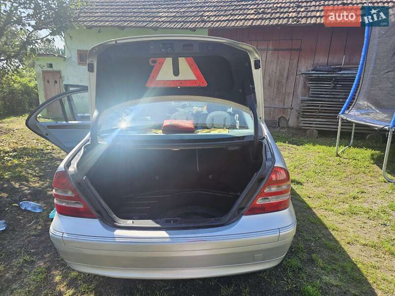 Седан Mercedes-Benz C-Class 2003 в Дрогобыче фото 22 Седан Mercedes-Benz C-Class 2003 в Дрогобыче
