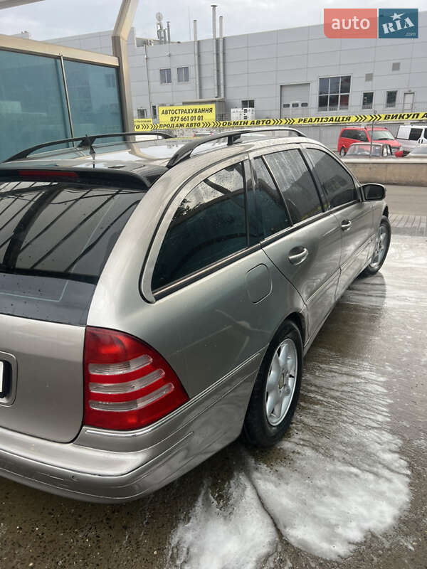 Универсал Mercedes-Benz C-Class 2002 в Кривом Роге