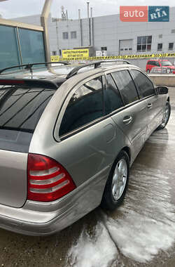 Универсал Mercedes-Benz C-Class 2003 в 