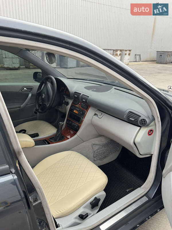 Седан Mercedes-Benz C-Class 2002 в Полтаве