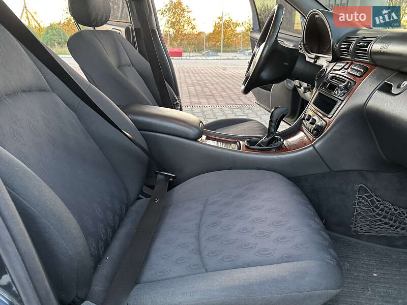 Седан Mercedes-Benz C-Class 2001 в Жовкве