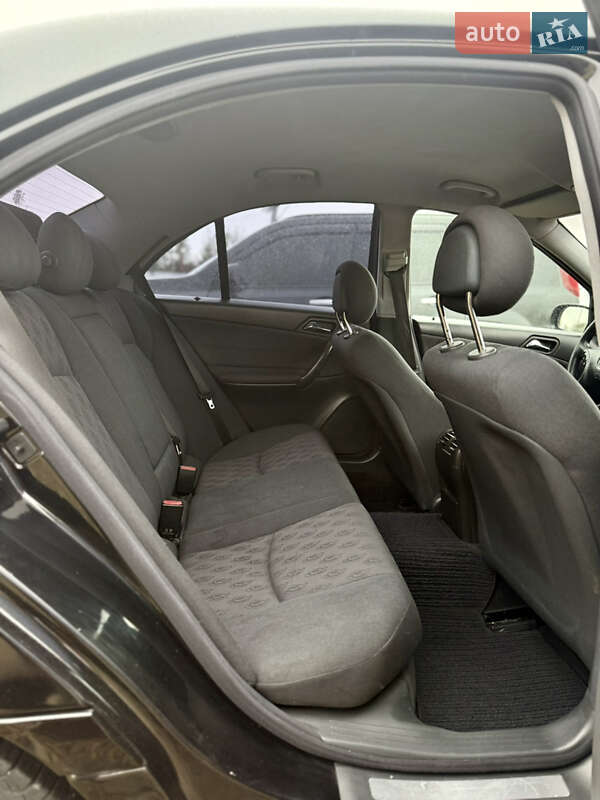 Седан Mercedes-Benz C-Class 2003 в Коломиї