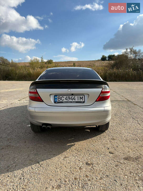 Купе Mercedes-Benz C-Class 2005 в Новояворовске