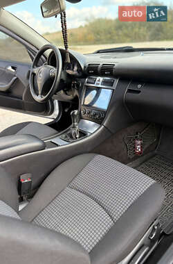 Купе Mercedes-Benz C-Class 2005 в 