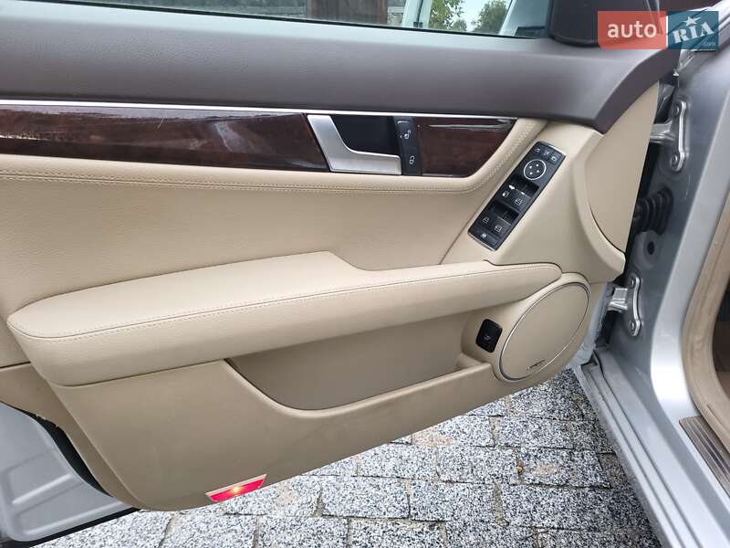 Седан Mercedes-Benz C-Class 2011 в Вінниці