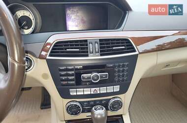Седан Mercedes-Benz C-Class 2011 в 