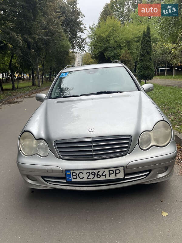 Універсал Mercedes-Benz C-Class 2004 в 