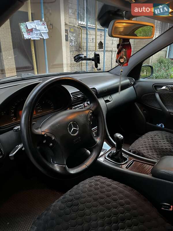 Седан Mercedes-Benz C-Class 2003 в Кривому Розі